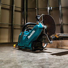 Load image into Gallery viewer, Makita 40V max XGT Brushless Cordless 9 Inch Power Cutter 5 Ah Kit, with AFT, Electric Brake