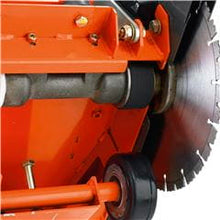 Load image into Gallery viewer, Husqvarna Floor Saw FS309 8.7 HP 14" HONDA