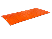 Load image into Gallery viewer, EZG Hogtrax 4&#39; x 8&#39; Orange Mat (Cleats One Side, Honeycomb Tread On Other)