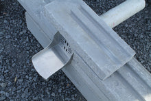 Load image into Gallery viewer, Quick-E-Retaining Wall Spillway 6"